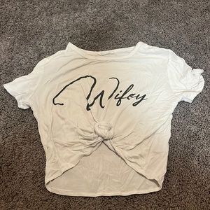 White crop top with knot and print